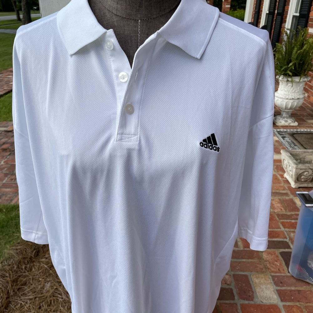 NWOT Men’s Adidas three stripe polo XL